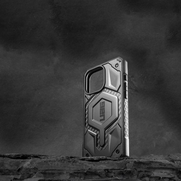 Urban Armor Gear (UAG) iPhone 16 Pro Max Skal Monarch Pro MagSafe Carbon Fiber