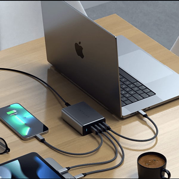 Satechi 165W GaN PD-laddare med 4 USB-C-uttag