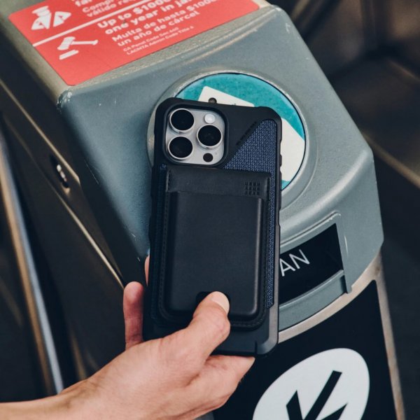 Urban Armor Gear (UAG) MagSafe Korthållare Metropolis Vegan Svart