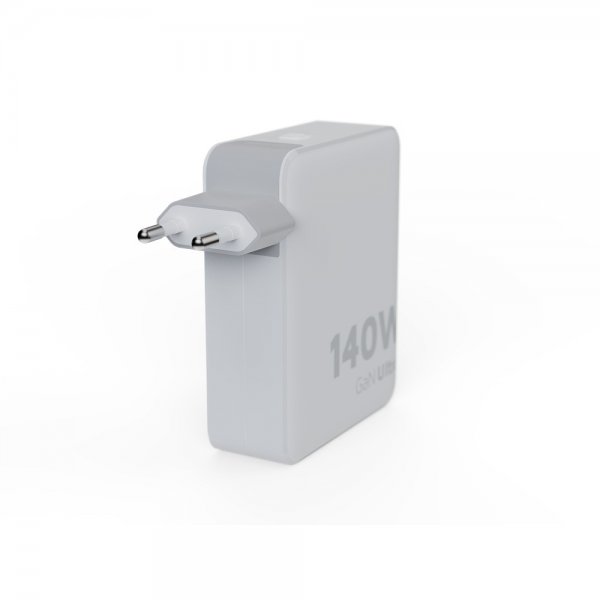 Xtorm Laddare med Kabel 140W GaN-Ultra Travel Charger + USB-C PD Cable