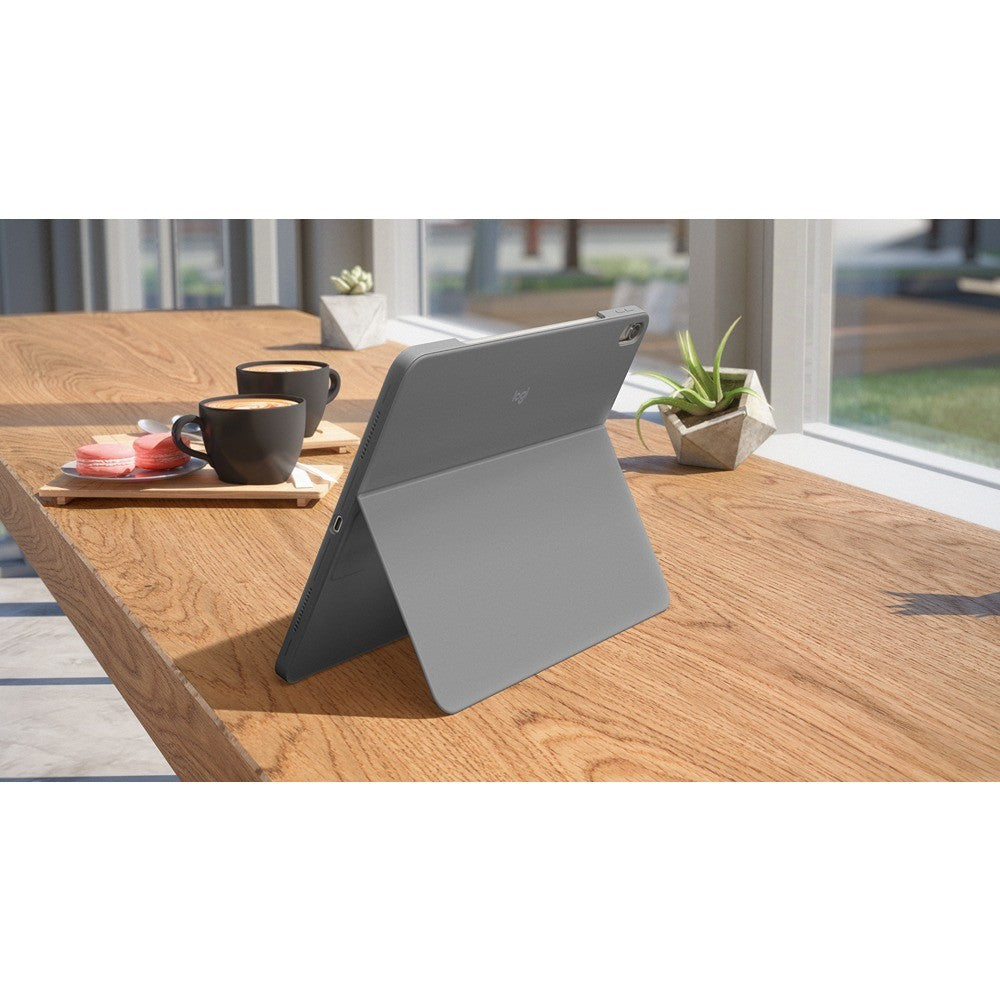 Logitech iPad Air 13 (M2/M3/M4) Fodral med Tangentbord Combo Touch