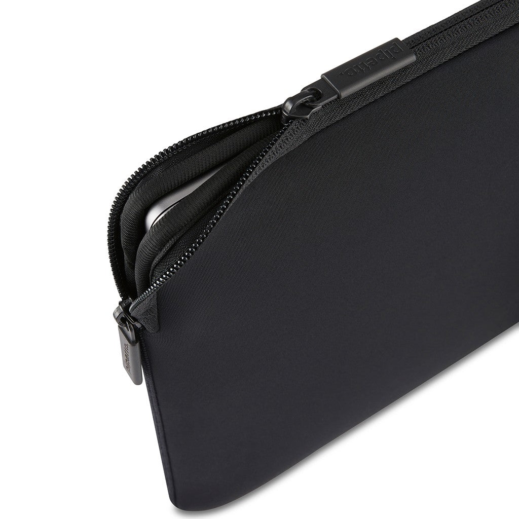 Pipetto MacBook Air 15 Sleeve Classic Fit Sleeve Svart