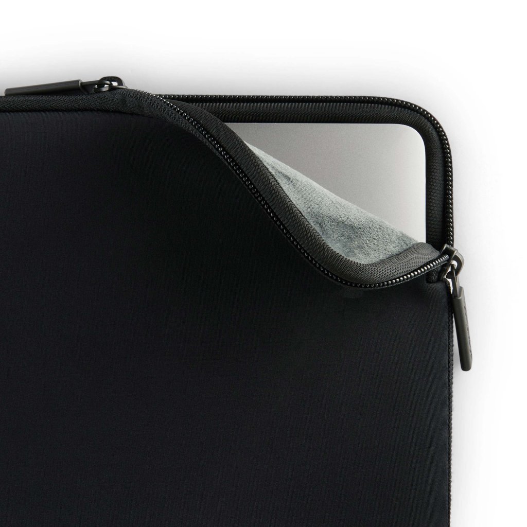 Pipetto Classic Fit Sleeve till MacBook Neo Svart