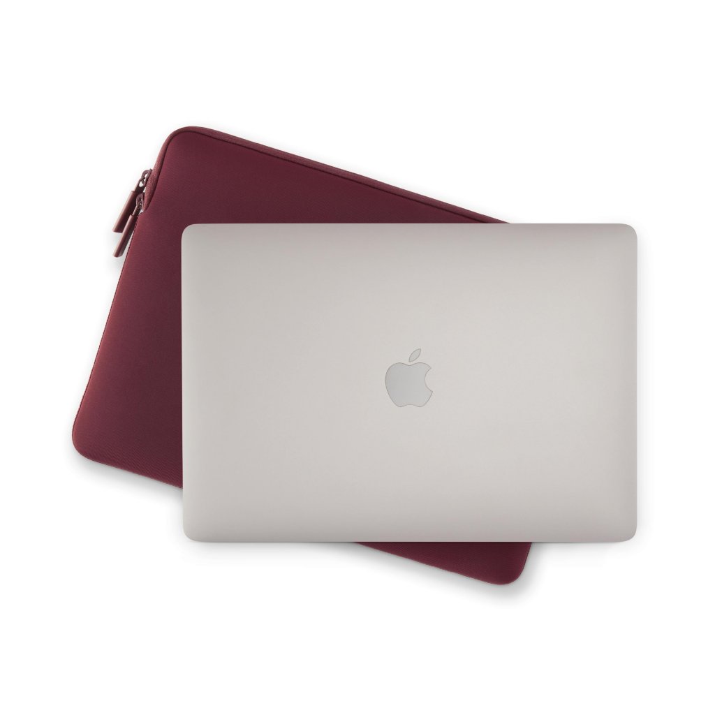 Pipetto Classic Fit Sleeve till MacBook Neo Burgundy