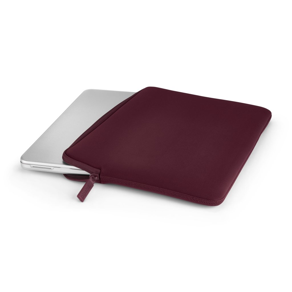 Pipetto Classic Fit Sleeve till MacBook Neo Burgundy