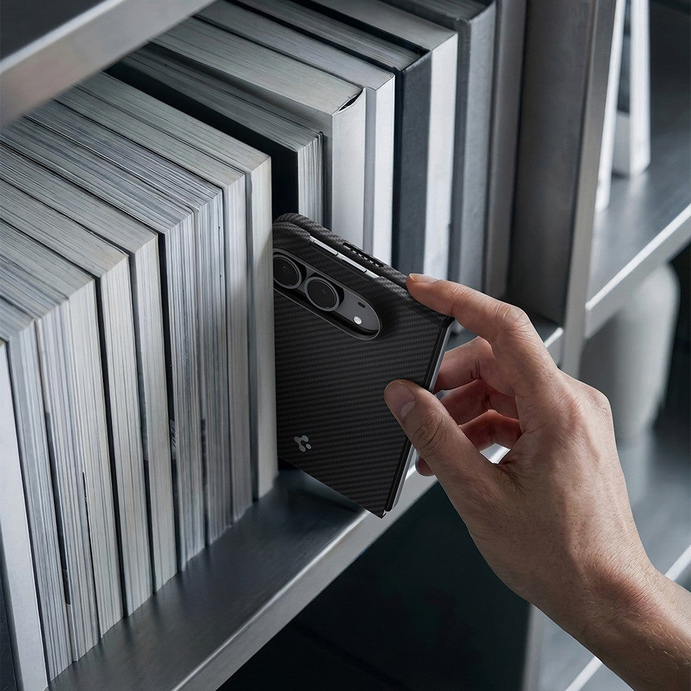 Spigen iPhone Duo Skal Air Skin Aramid MagFit Svart