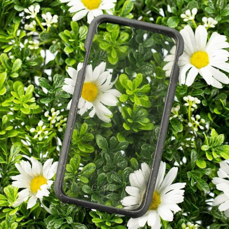 Pela iPhone 7/8/SE Skal Eco Friendly Clear Svart