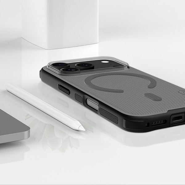 Nillkin iPhone 17 Pro Skal Super Frosted Shield Pro MagSafe Transparent Svart