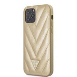 Guess iPhone 12 Pro Max Skal V Quilted Guld