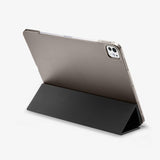 Spigen iPad Pro 13 (M4/M5) Fodral Smart Fold Svart