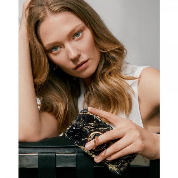 Ideal of Sweden iPhone 13 Skal Fashion Case Golden Smoke Marble