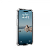 Urban Armor Gear (UAG) iPhone 15 Skal Plyo MagSafe Ice Vit
