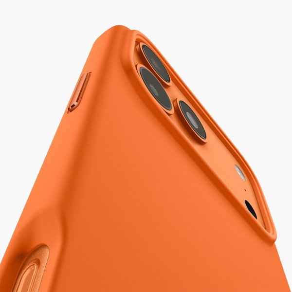Spigen iPhone 17 Pro Skal Silicone Fit MagFit Cosmic Orange