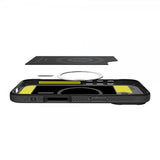 Spigen iPhone 17 Skal Rugged Armor MagFit Matte Black