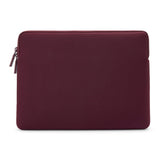 Pipetto Classic Fit Sleeve till MacBook Neo Burgundy