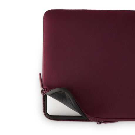 Pipetto Classic Fit Sleeve till MacBook Neo 13 Burgundy