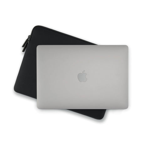 Pipetto Classic Fit Sleeve till MacBook Neo 13 Svart