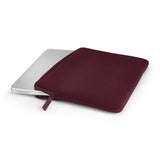 Pipetto Classic Fit Sleeve till MacBook Neo Burgundy