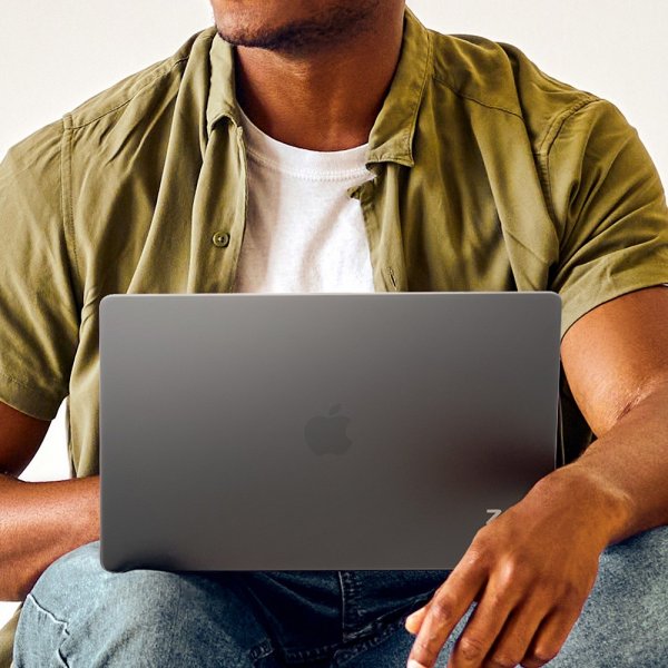 ZAGG MacBook Pro 16 M1 (A2485)/M2 (A2780)/M3 (A2991) Skal Hardshell Smoke