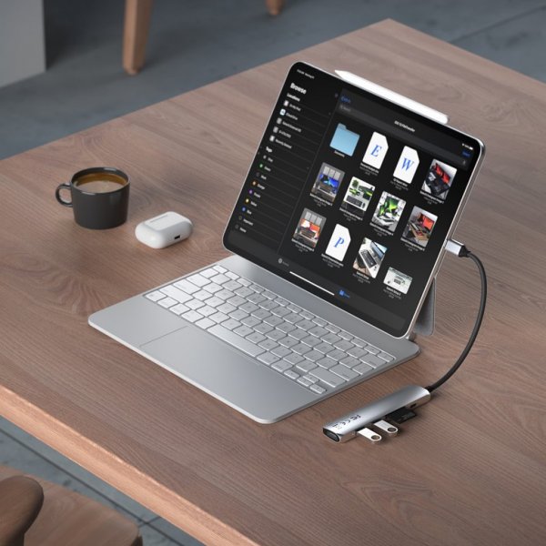 Satechi 6-i-1 USB-C Slim Multiport Adapter Svart