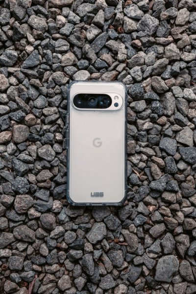Urban Armor Gear (UAG) Google Pixel 9/Pixel 9 Pro Skal Plyo Ice