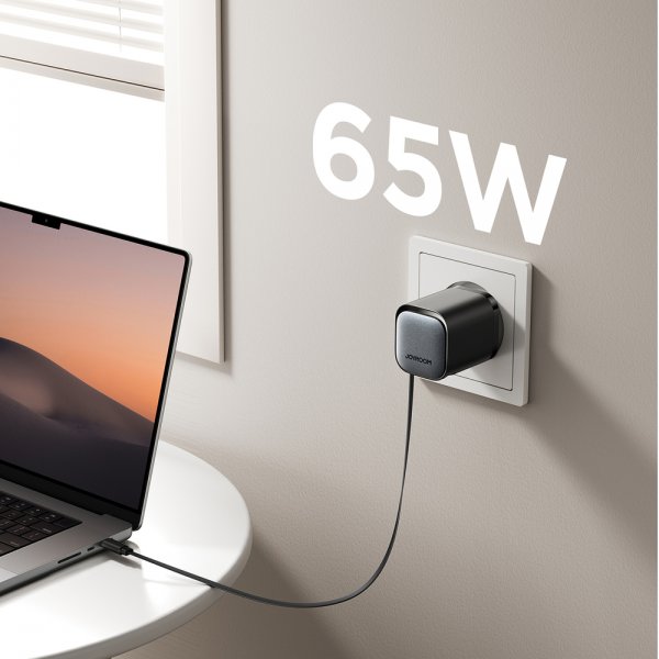 65W Väggladdare med inbyggd USB-C kabel & USB-A/USB-C uttag Svart