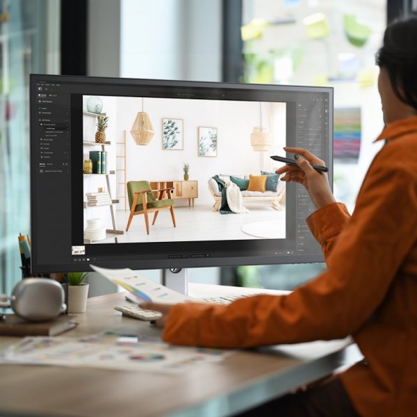 CLARITY 32” UHD 4K Monitor Webcam Touch Screen