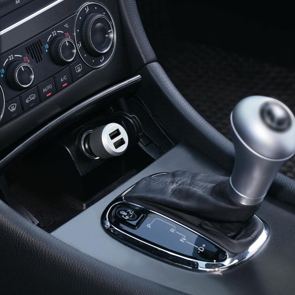 Highway Max Billaddare med Micro USB och Dubbla Kontakter