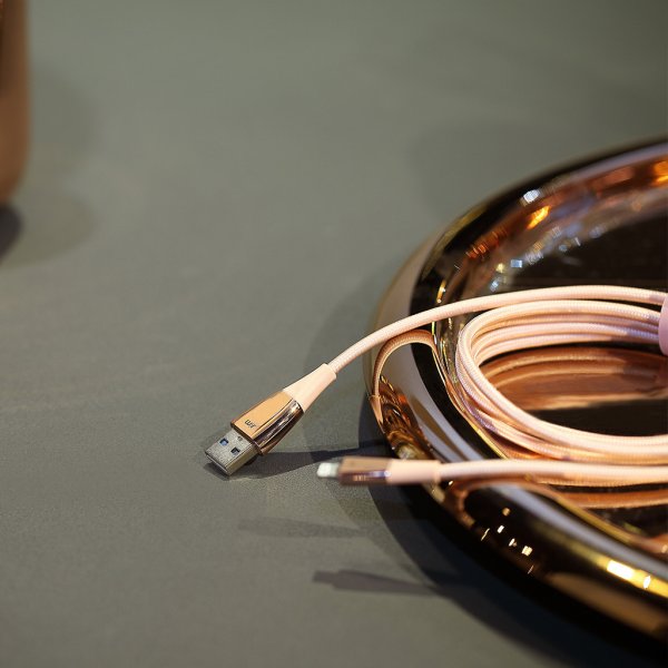 Kabel ZinCable USB-A/Lightning 1.5m Roseguld