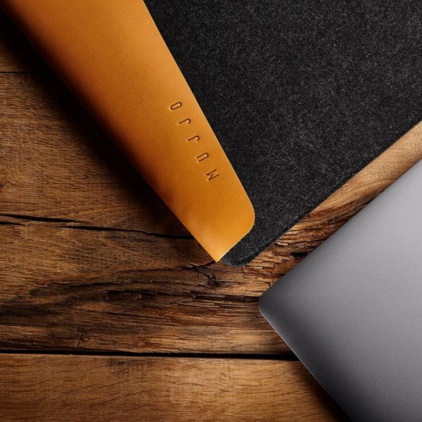 Macbook Sleeve 16" Brun Svart