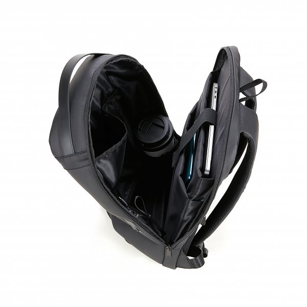 Väska Tech Backpack 20L Svart