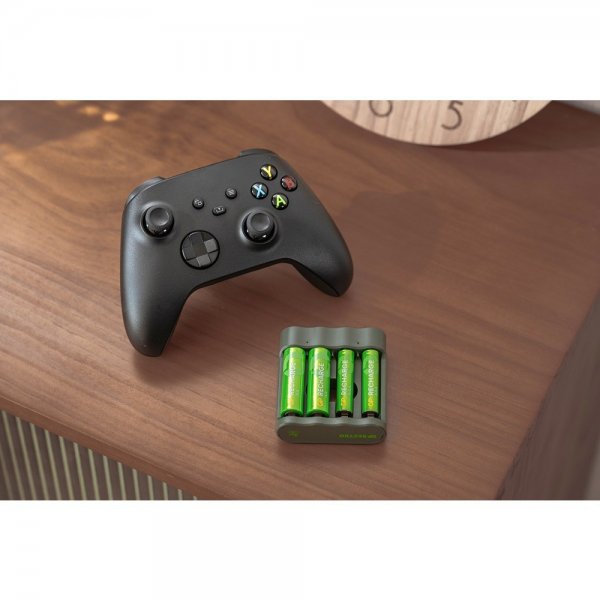 Recharge Batteriladdare med AA och AAA batterier