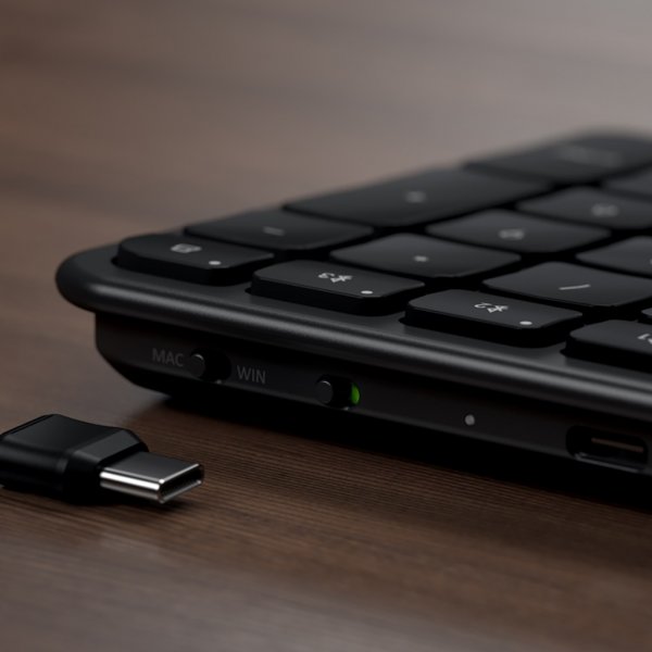 EX3 Slim Trådlöst Tangentbord Space Black