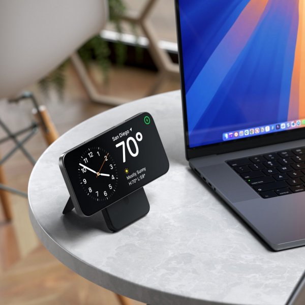 OntheGo Qi2 5K MagSafe-powerbank med Stativ Svart