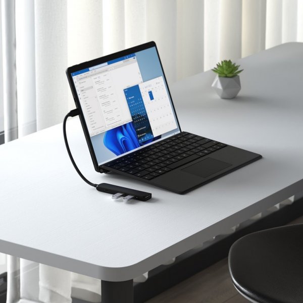 4-i-1 USB-C Slim Multiport Adapter 4K Svart